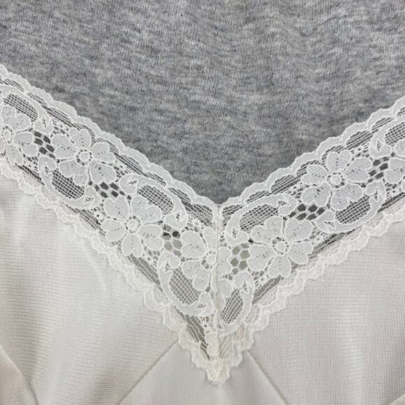 Vintage Vanity Fair Full Slip Womens 32 / 26" Long White Lace Trim Adj. Straps - Picture 5 of 12